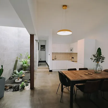 Garden House, Playa Honda * 阿雷西费