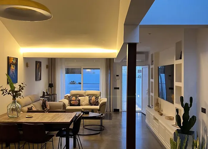 Garden House, Playa Honda 公寓 *